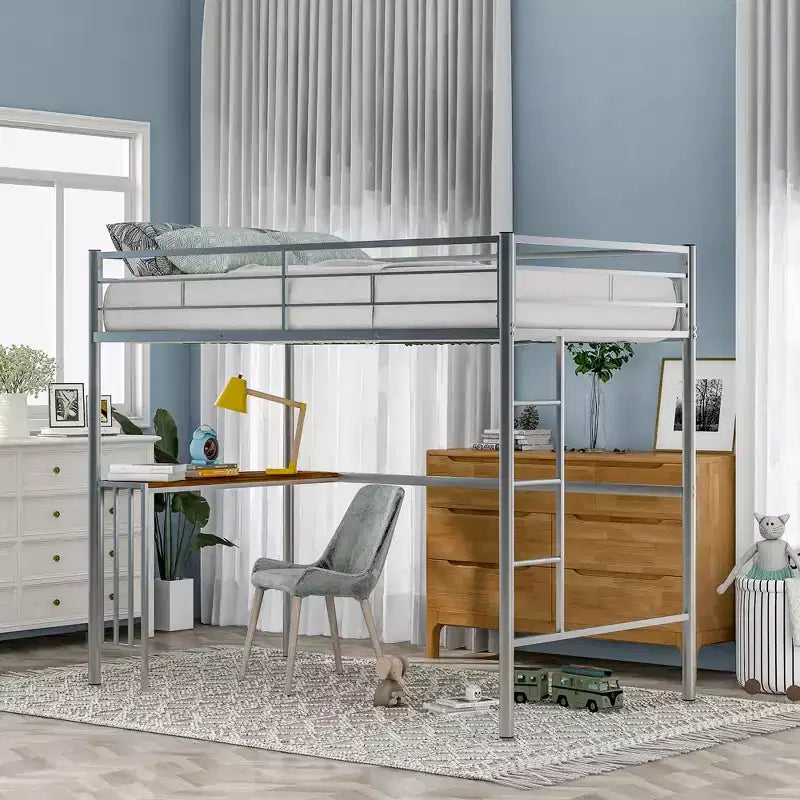 Lit mezzanine double en métal Whisen 78,1L x 41,4W avec bureau intégré, échelle et garde-corps, pour chambre à coucher