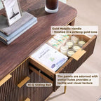Commode moderne SinCiDo Fluted à 7 tiroirs, meuble TV de 54 po de large avec accents dorés, organisateur de rangement en bois pour chambre à coucher, salon