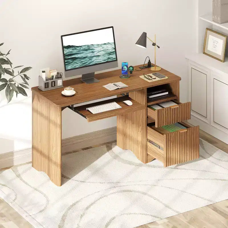 Bestier Bureau d'ordinateur 55 pouces pour PC avec prises électriques, tiroir coulissant pour clavier et tiroirs de rangement