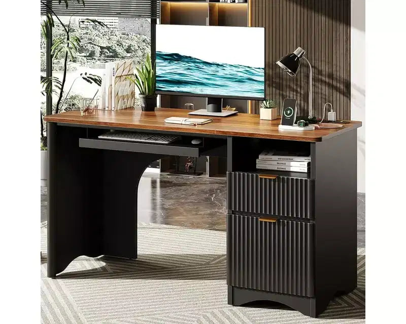 Bestier Bureau d'ordinateur 55 pouces pour PC avec prises électriques, tiroir coulissant pour clavier et tiroirs de rangement
