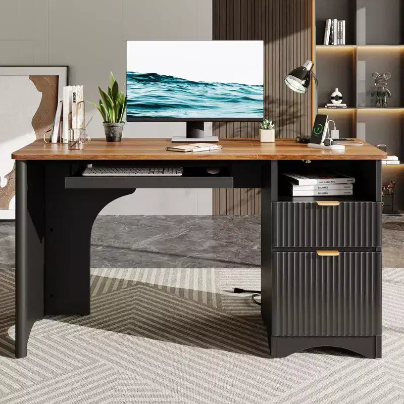 Bestier Bureau d'ordinateur 55 pouces pour PC avec prises électriques, tiroir coulissant pour clavier et tiroirs de rangement