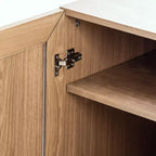 Combinaison d'esthétisme moderne et de pragmatisme : un meuble de rangement minimaliste, élégant et pratique, rend votre intérieur plus confortable.