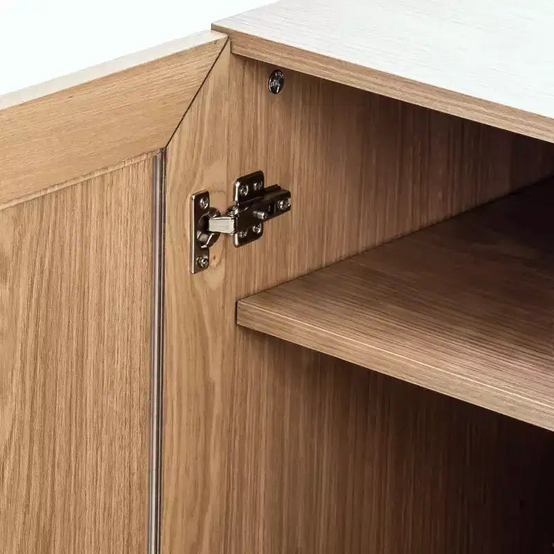 Combinaison d'esthétisme moderne et de pragmatisme : un meuble de rangement minimaliste, élégant et pratique, rend votre intérieur plus confortable.