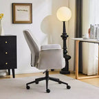 Karl Home | Chaise de bureau pivotante à roulettes Karl Home en velours blanc avec dossier queue de pie de 72,4 cm
