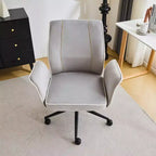 Karl Home | Chaise de bureau pivotante à roulettes Karl Home en velours blanc avec dossier queue de pie de 72,4 cm