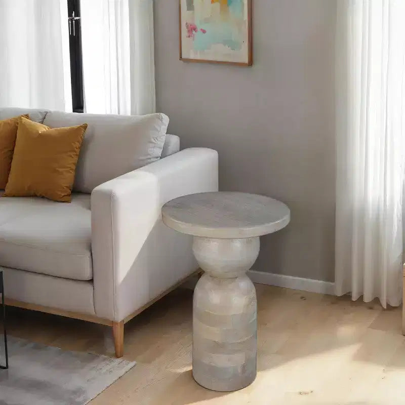 Table d'appoint ronde Royal Hampton de 30,5 cm, piédestal tourné, en bois de manguier beige au fini brun naturel