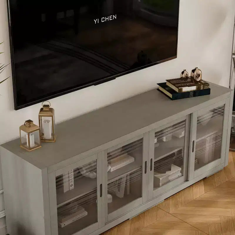 Meuble TV industriel Famapy pour le salon : Portes coulissantes en verre, étagères réglables, console multimédia au design intelligent et peu encombrant