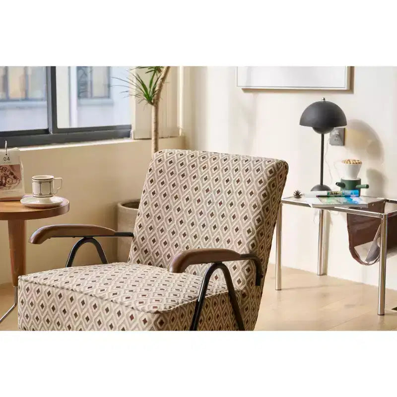 Fauteuil moderne en tissu Okak, chaise de salon avec dossier haut rembourré, fauteuil avec pieds en métal pour la salle à manger, la chambre ou le bureau