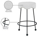 Meridian Furniture, Tabouret de comptoir en tissu crème Fleur
