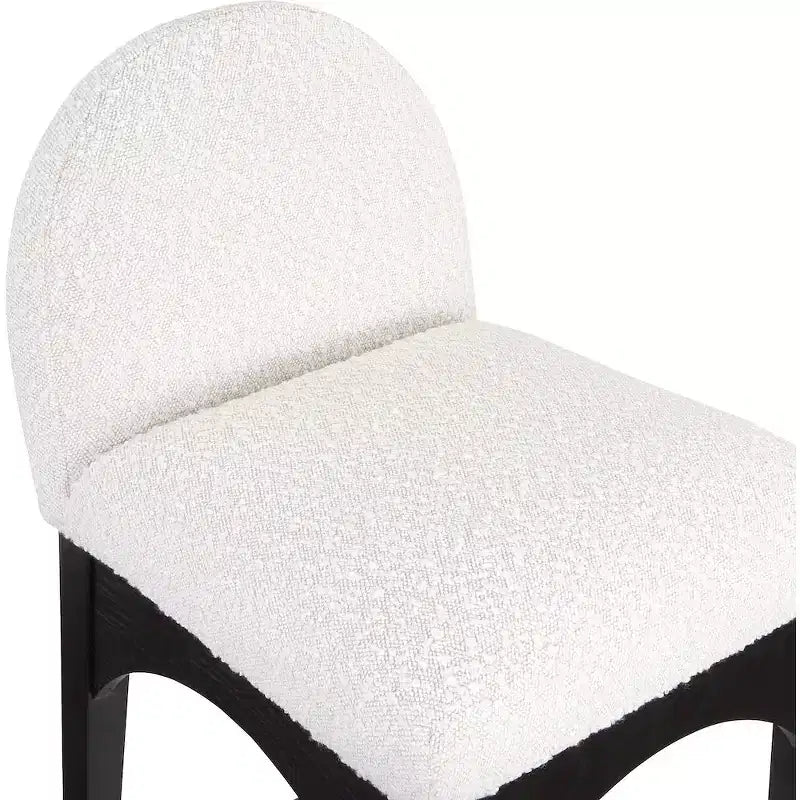 Meridian Furniture, Tabouret en tissu bouclé crème Waldorf