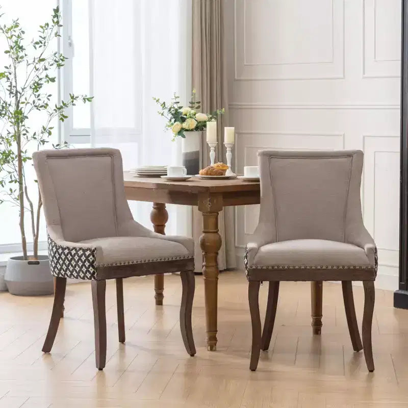 Okak Lot de 2 chaises de salle à manger rétro, chaises confortables en tissu avec coussins épais, chaises d'appoint de cuisine avec pieds en bois massif et clous décoratifs en bronze.
