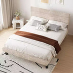 Cadre de lit rembourré VINGLI avec tête de lit réglable en bouclette, lit plateforme confortable à profil bas avec lattes en bois, crème, silencieux, beige