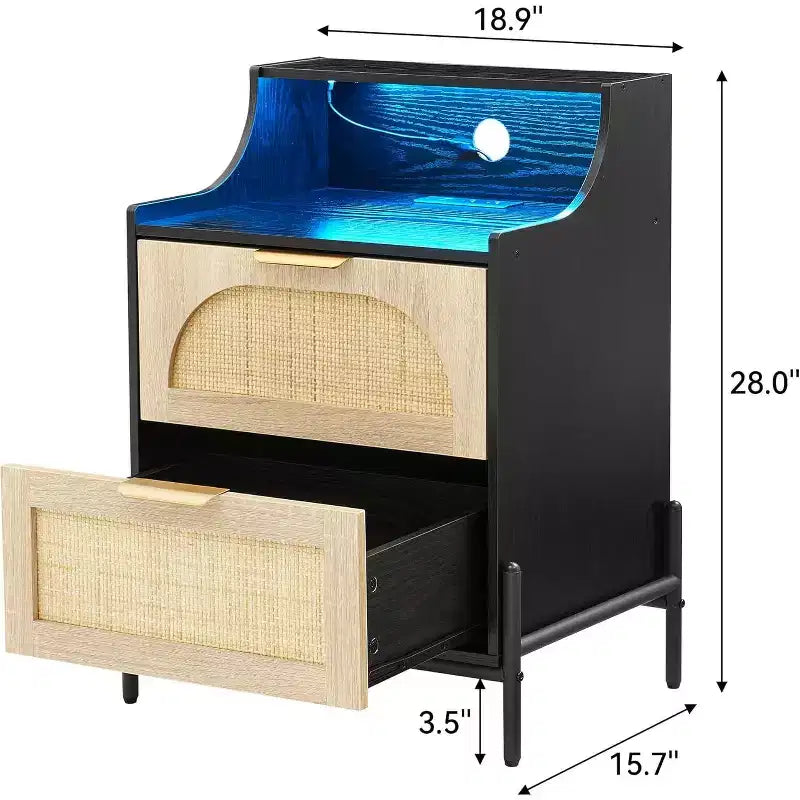 DobleePy Table de chevet en rotin avec station de charge et lumières LED, table de chevet à 2 tiroirs, table d'appoint de rangement pour chambre, salon, noir
