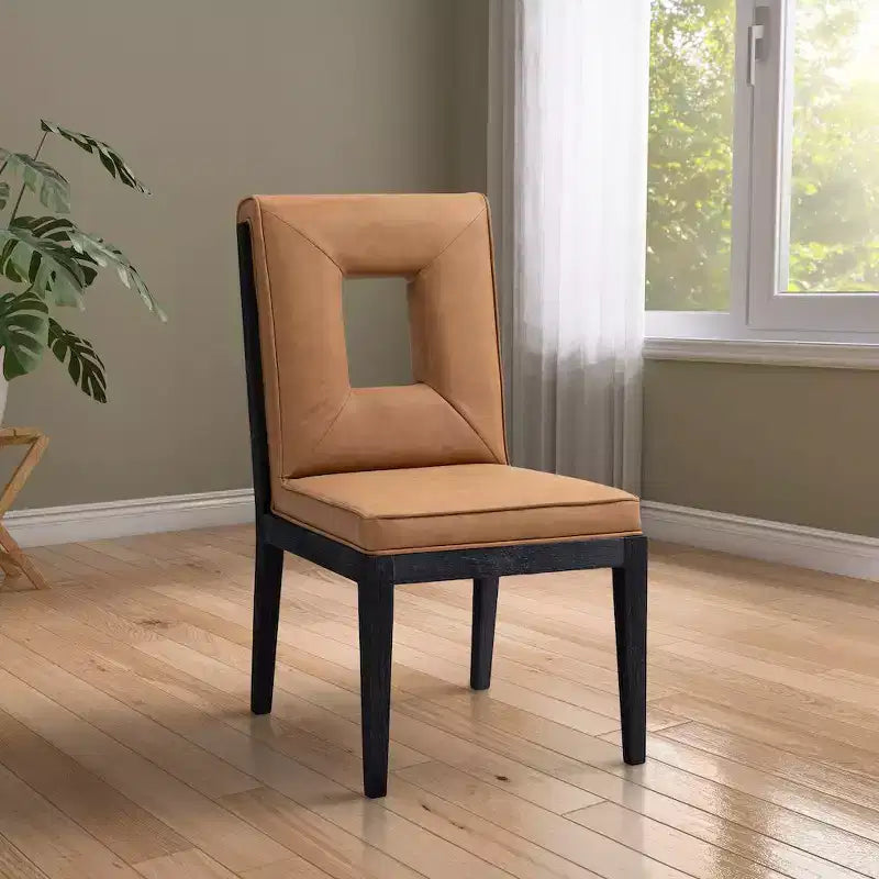 Meridian Furniture, Chaise de salle à manger Gwendolyn en cuir végétalien, lot de 2