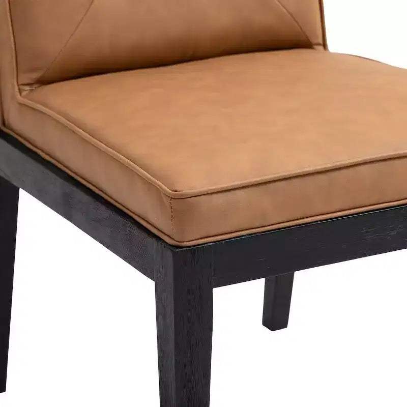 Meridian Furniture, Chaise de salle à manger Gwendolyn en cuir végétalien, lot de 2