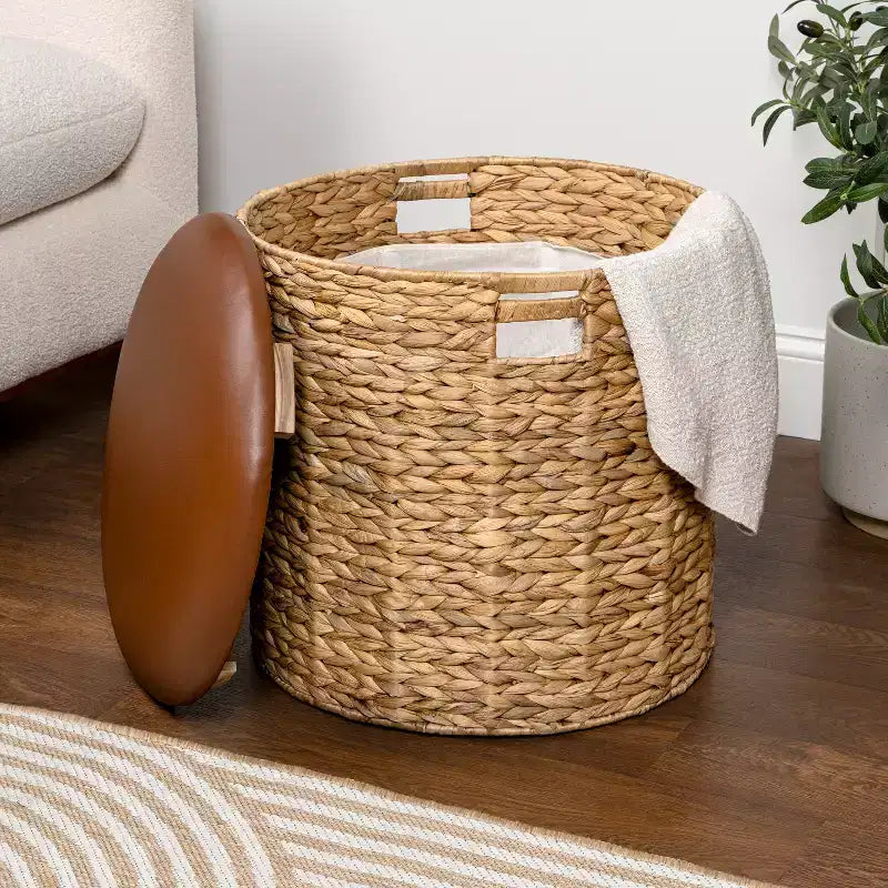 happimess Josie 18 Pouf de rangement côtier moderne en jacinthe tissée à la main avec couvercle