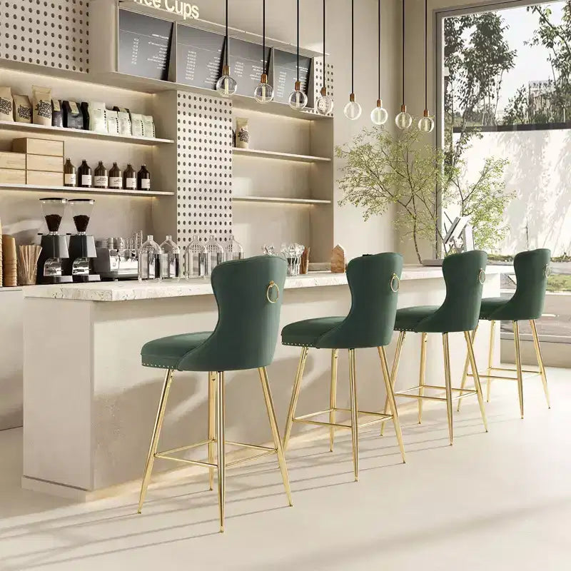 PexFix Lot de 2 tabourets de bar en velours, hauteur comptoir, pieds en métal, dossier à oreilles capitonné avec boutons et clous décoratifs, couleur verte