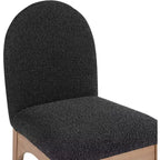 Meridian Furniture, Chaise de salle à manger Waldorf en tissu bouclé