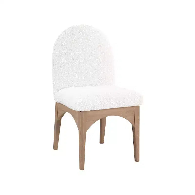 Meridian Furniture, Chaise de salle à manger Waldorf en tissu bouclé