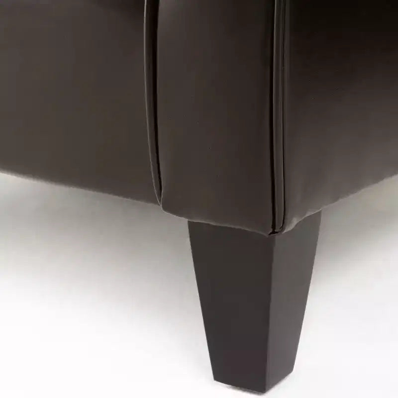 Fauteuil club contemporain GDFStudio Cinnabar rembourré avec accoudoirs roulés