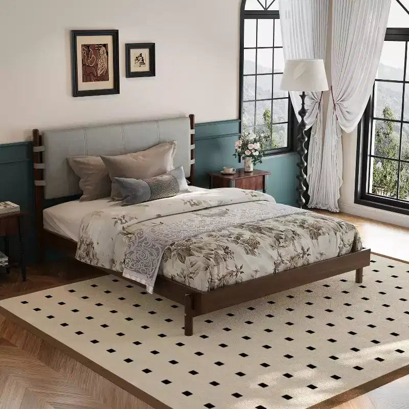 Cadre de lit plateforme Merax en bois d'hévéa de style Mid-Century avec tête de lit à lanières en similicuir