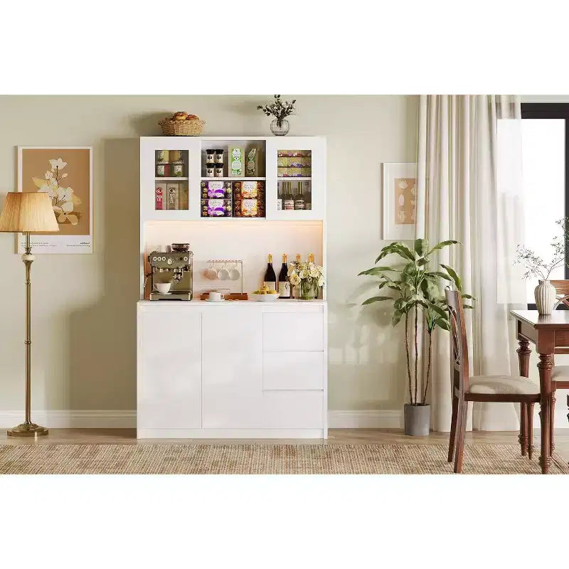 Armoire de cuisine avec portes et étagères réglables, 180 cm de haut avec étagère pour micro-ondes, lumières LED et station de charge