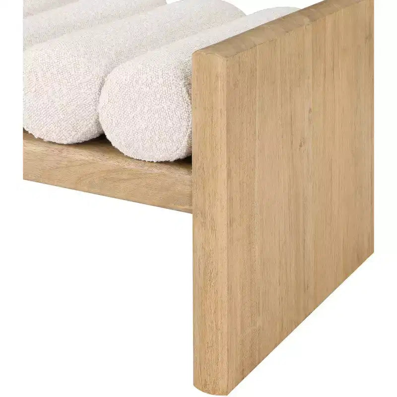 Meridian Furniture, Banc Waverly en tissu bouclé