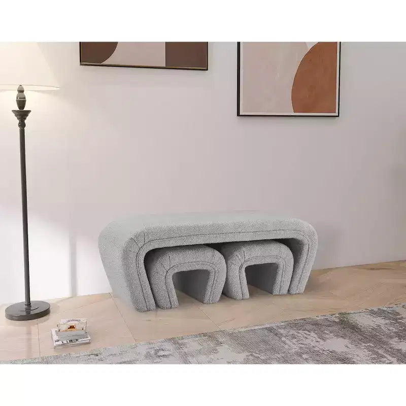 Meridian Furniture,Banc Odelia en tissu bouclé