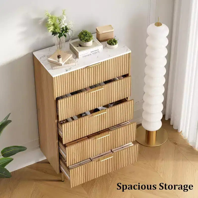 Acekool Commode à 5 Tiroirs, Grande Commode Moderne avec Panneaux Cannelés, Larges Poignées Dorées, Organisateur de Rangement de Chambre pour Placard, Salon, Entrée