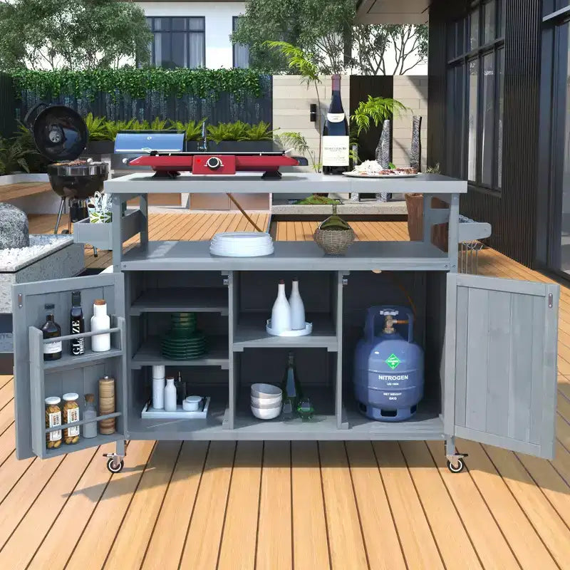 CLIHOME Îlot de cuisine d'extérieur, chariot de bar roulant et armoire de rangement, table de barbecue d'extérieur de style ferme avec plateau en acier inoxydable, porte-serviettes