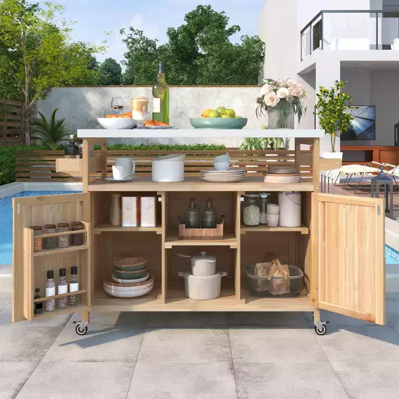 CLIHOME Îlot de cuisine d'extérieur, chariot de bar roulant et armoire de rangement, table de barbecue d'extérieur de style ferme avec plateau en acier inoxydable, porte-serviettes