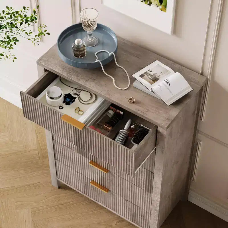 Commode GustoWave 5 tiroirs cannelés, commode fine de 114,3 cm de haut pour petits espaces, commode en bois de style ferme moderne pour chambre à coucher, chambre de bébé, appartement