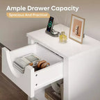 Table de chevet Bestier avec station de charge, Table d'appoint moderne à LED avec tiroir pour chambre et salon, Blanc éclatant