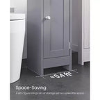 Meuble de Rangement Salle de Bain Étroit et Peu Encombrant avec Étagères Réglables et Porte, Organisateur de Sol pour Papier Toilette et Articles de Toilette, Conception Anti-Basculement