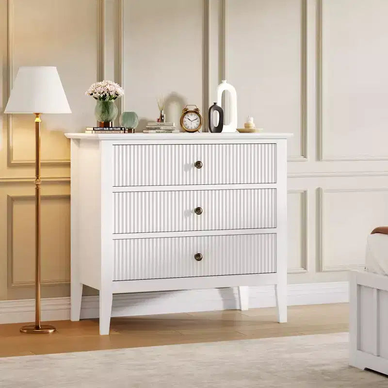 Commode à 3 tiroirs cannelée, commode de chevet de 80 cm de large pour chambre à coucher, commode moderne en bois, grande table de chevet peinte avec 3 tiroirs