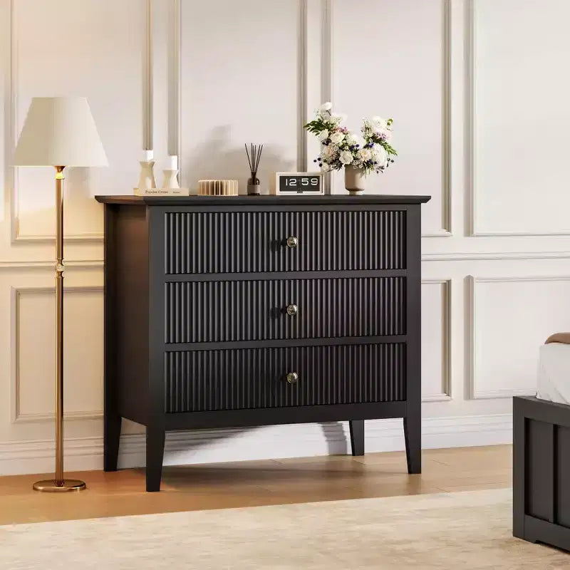 Commode à 3 tiroirs cannelée, commode de chevet de 80 cm de large pour chambre à coucher, commode moderne en bois, grande table de chevet peinte avec 3 tiroirs