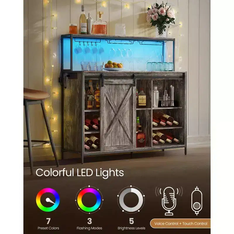 Meuble de bar à café SONGMICS HOME avec éclairage LED intelligent, portes de grange coulissantes, crochets en S, rangement pour le vin
