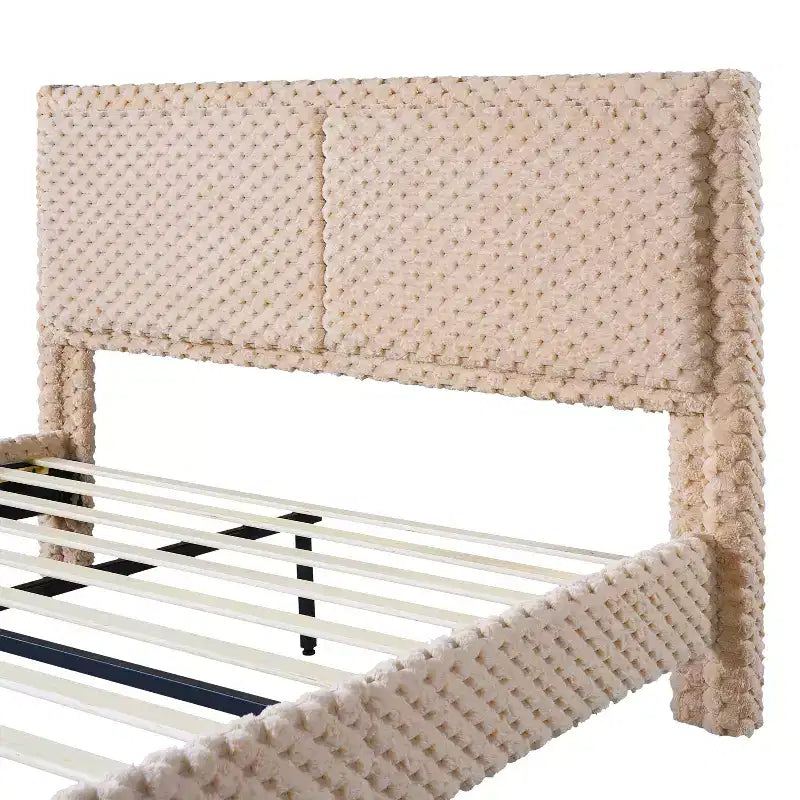 Lit rembourré moderne avec tête de lit Christopher Knight Home Cassandra