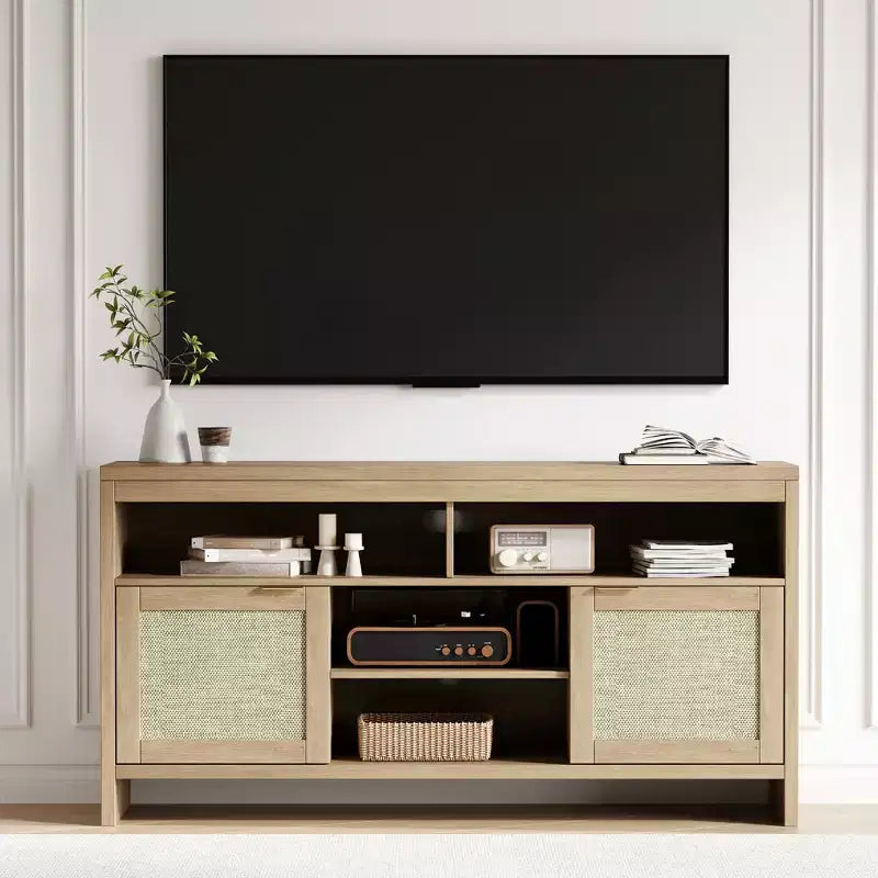 Meuble TV en rotin pour téléviseurs jusqu'à 65 pouces, meuble de divertissement bohème de 147 cm avec rangement, meuble console TV multimédia en bois avec étagères réglables