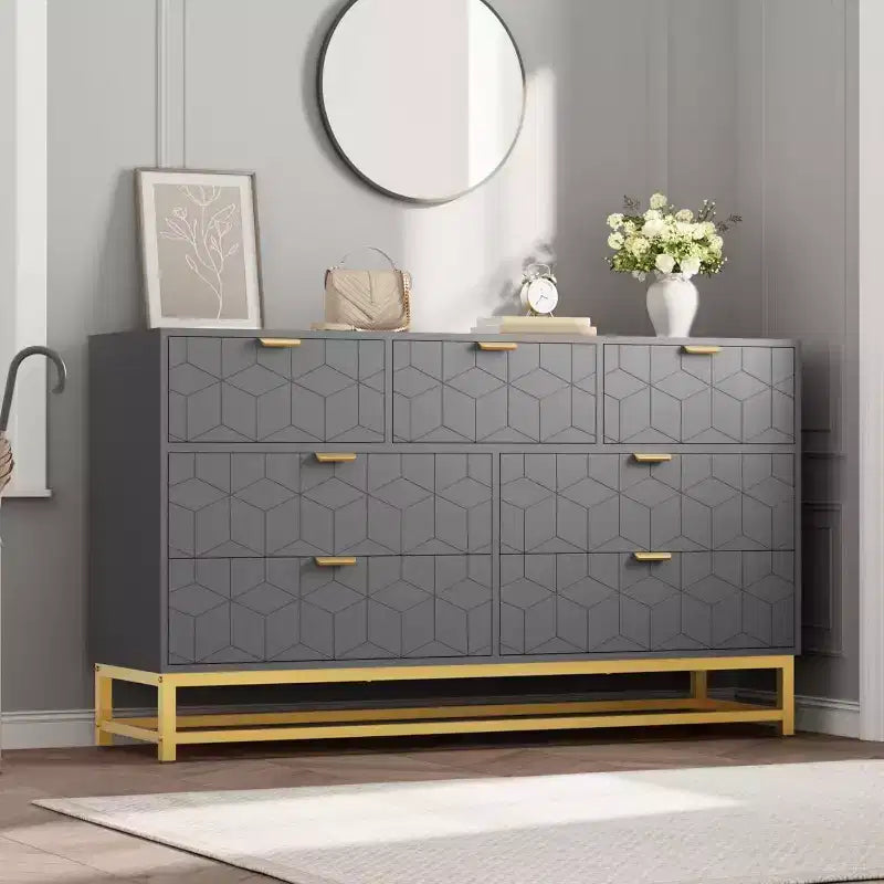 Commode de chambre à coucher 53,5 po, commode triple moderne à 7 tiroirs avec accents dorés, organisateur de rangement long pour meuble TV et placard, grande commode à tiroirs