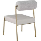 Meridian Furniture, Chaises de salle à manger Carly avec assise en cuir végétalien couleur taupe et dossier en tissu bouclé, ensemble de 2