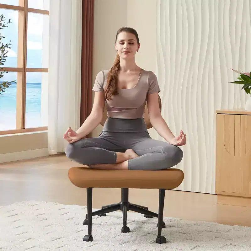Chaise ergonomique Bestier Criss Cross, Chaise pivotante en cuir PU avec roulettes et bois courbé, Support lombaire pour le yoga et la méditation