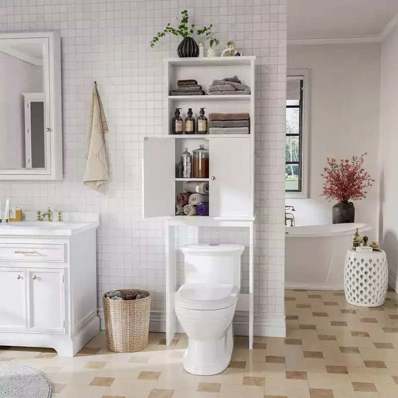Étagères de rangement au-dessus des toilettes