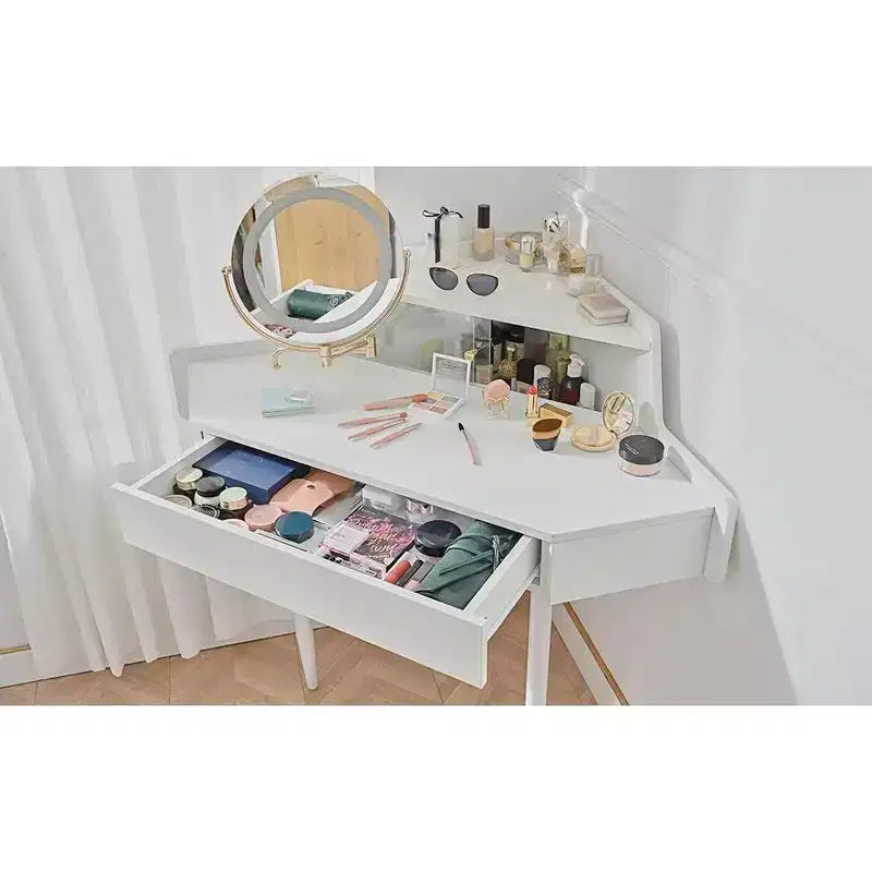 Coiffeuse d'angle pour chambre avec miroir à luminosité réglable, étagères de rangement ouvertes et design compact pour chambre à coucher
