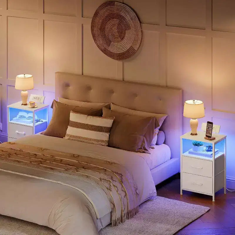 Table de chevet ACOINEL avec station de charge, Table de chevet blanche avec lumières LED et 2 tiroirs en tissu, Table d'appoint avec 2 prises CA/USB/Type-C