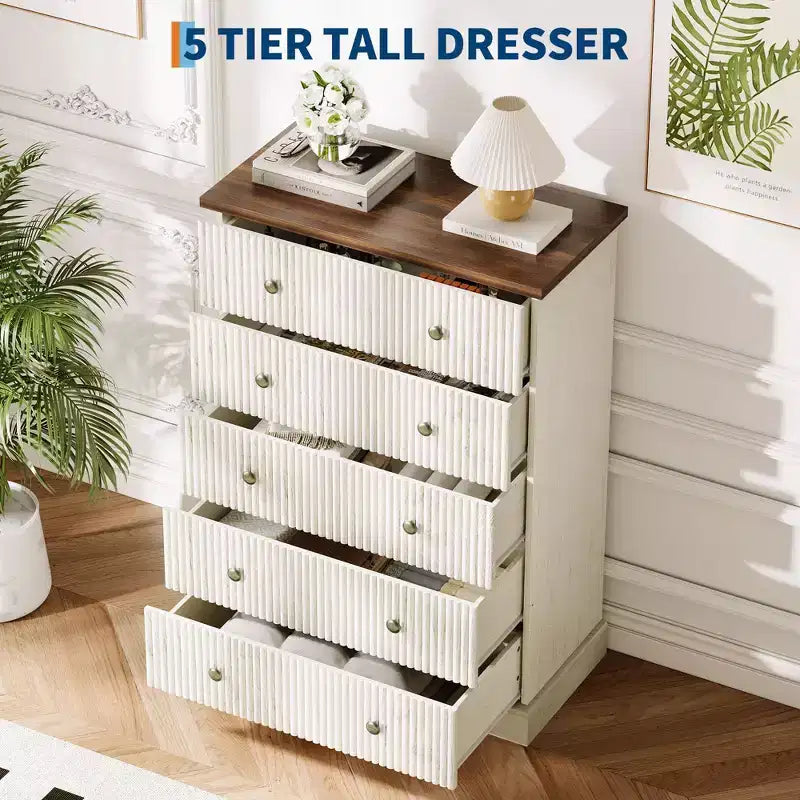 Commode haute à 5 tiroirs pour chambre à coucher, commode verticale cannelée, commode de rangement en bois avec poignées en métal, commode peu encombrante