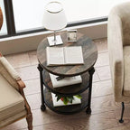 Table d'appoint à 3 niveaux avec rangement, Table d'appoint rustique style ferme avec pieds en colonne métallique, Table d'appoint chêne foncé pour salon chambre à coucher