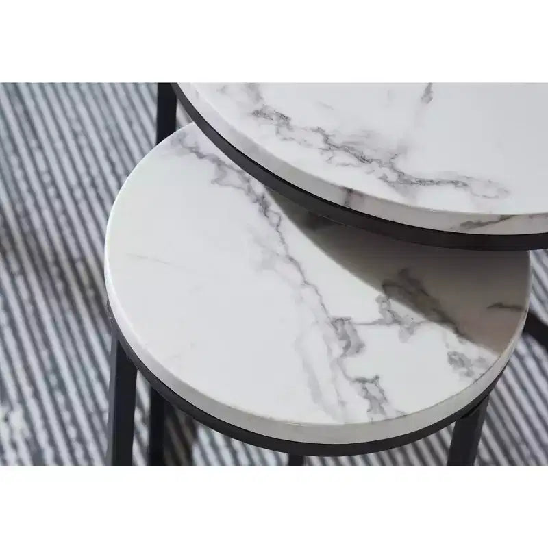 Signature Design by Ashley Ensemble table gigogne et pouf Jusmour, plateau imitation marbre avec cadre noir