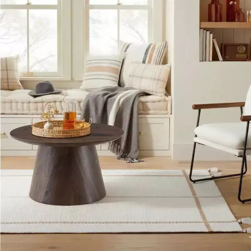 Table basse ronde en bois à piédestal GDFStudio Naives 23