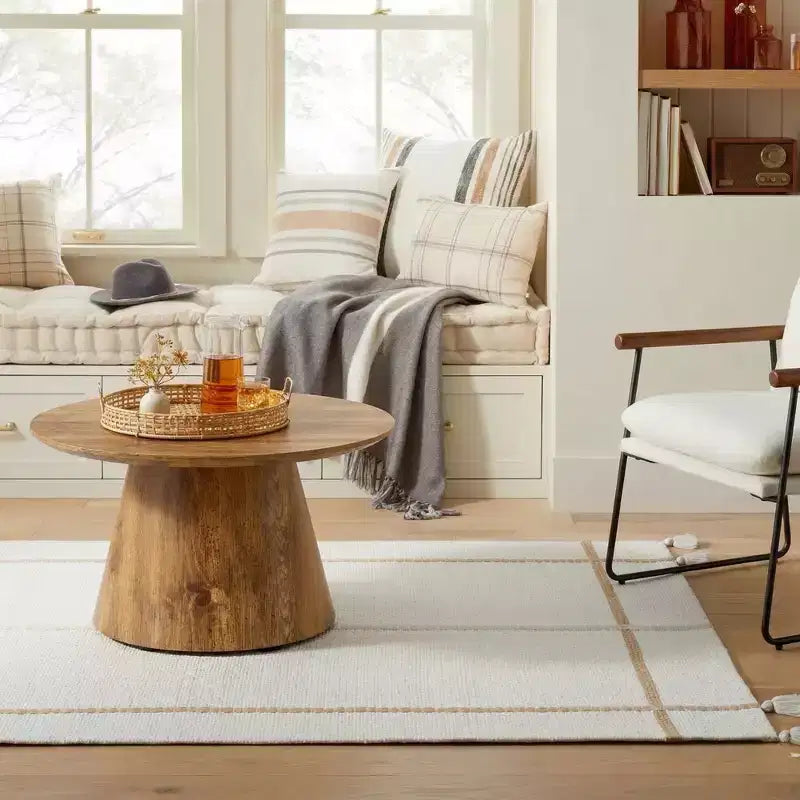 Table basse ronde en bois à piédestal GDFStudio Naives 23